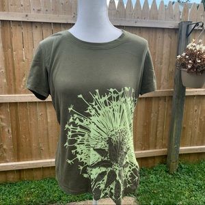 Cabelas olive green t-shirt